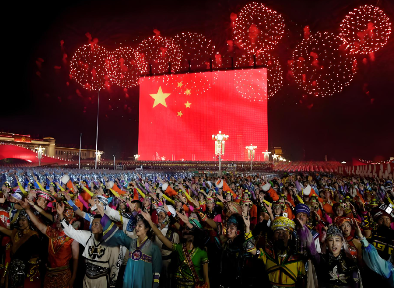 从广场到观礼台：LED显示屏如何点亮阅兵盛典？